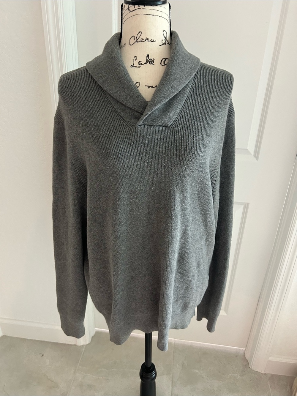 MICHAEL Michael Kors Men's Gray V-Neck Shawl Collar Sweater